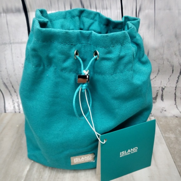 Michael Kors Handbags - SOLD Micheal Kors Island Canvas Bag New Travel